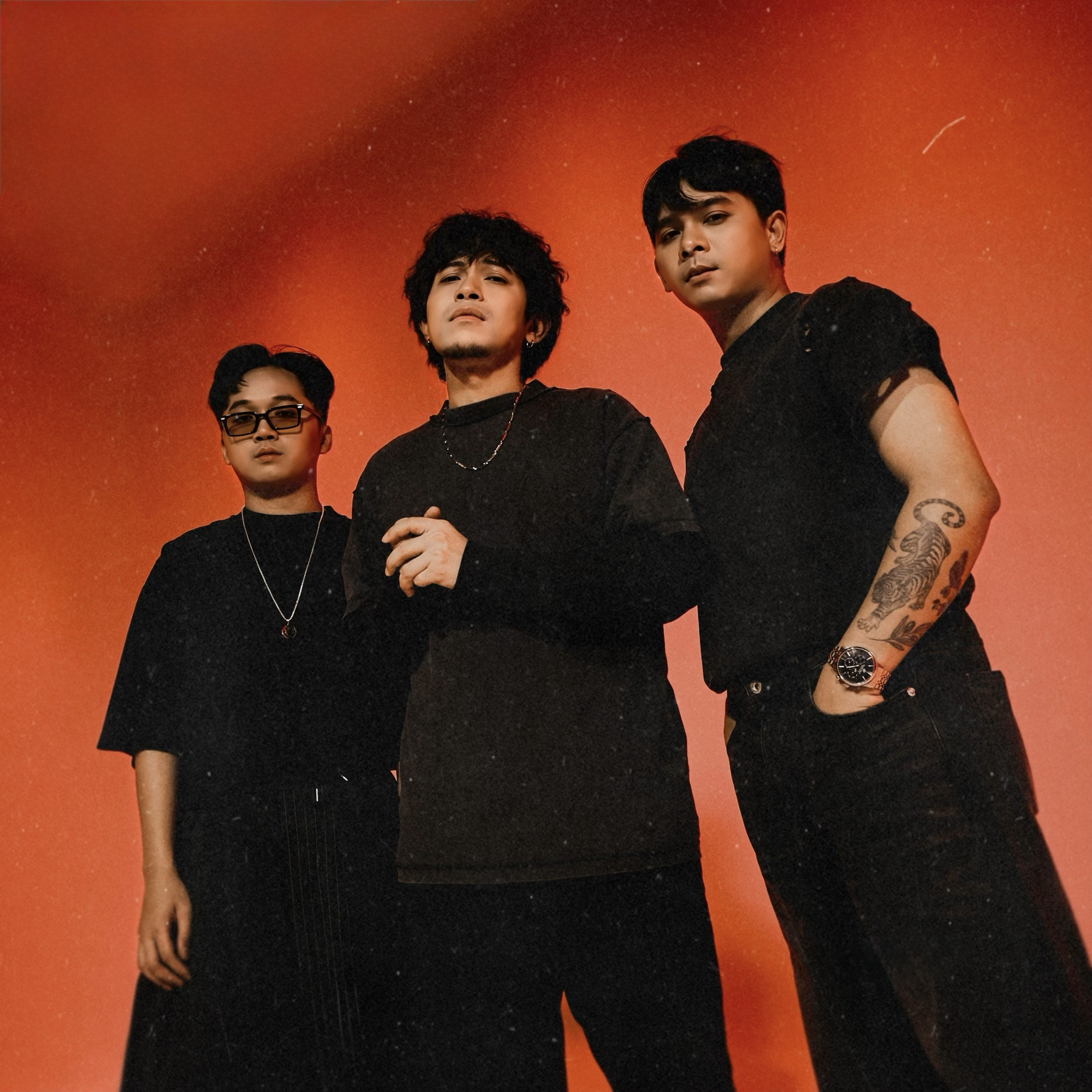 Erolltic ปล่อยของ! เสิร์ฟ “พริบตา” บทเพลงหนักหน่วง เรื่องราวภาพลวงของความสัมพันธ์ที่ล่มสลายไม่ทันตั้งตัว!