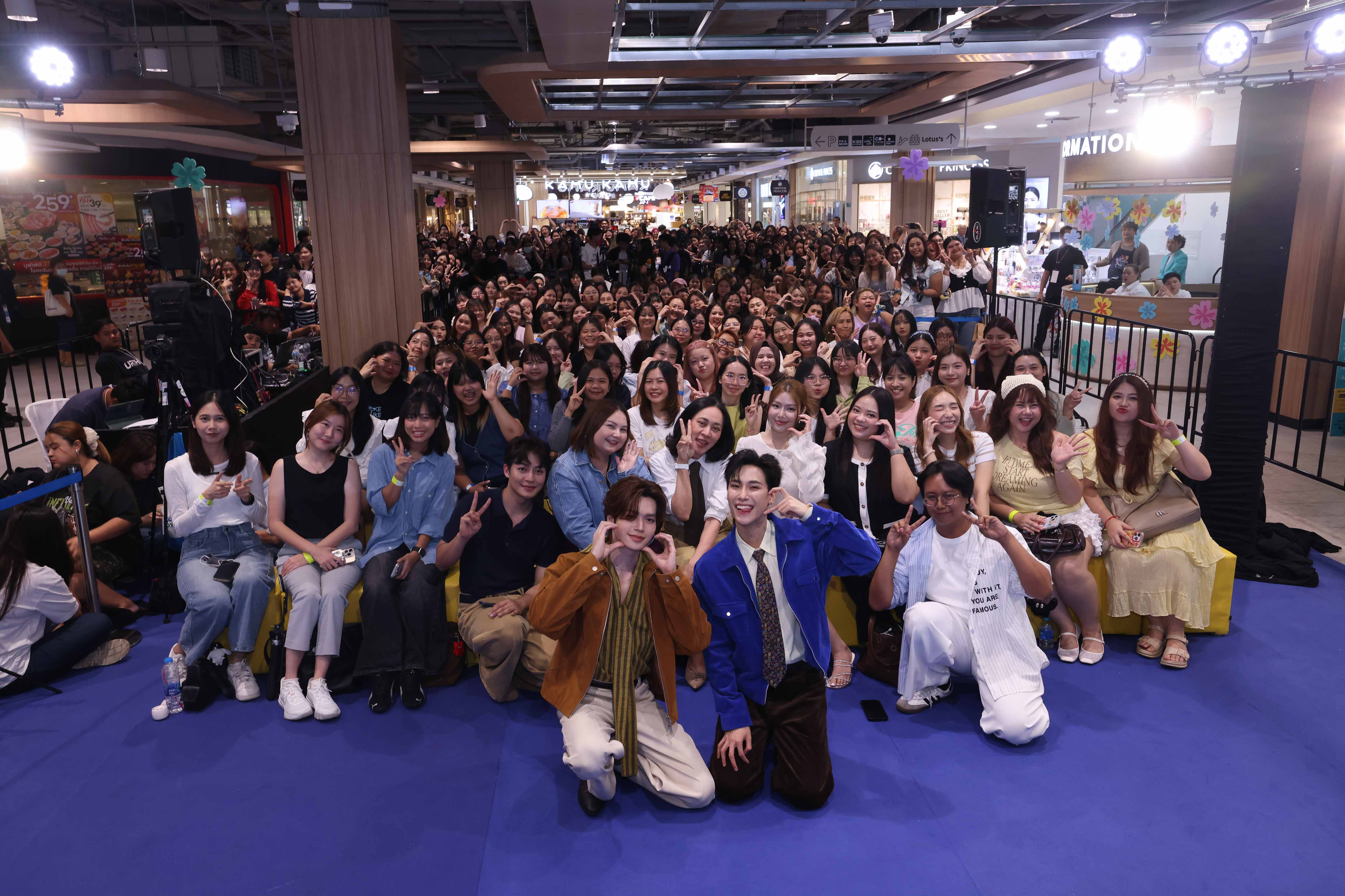 จูเนียร์-มาร์ค สร้างปรากฎการณ์รักษ์โลก  รวมพลังแฟนคลับ เปลี่ยนขวดพลาสติกเป็นประโยชน์ ครั้งแรก!!!