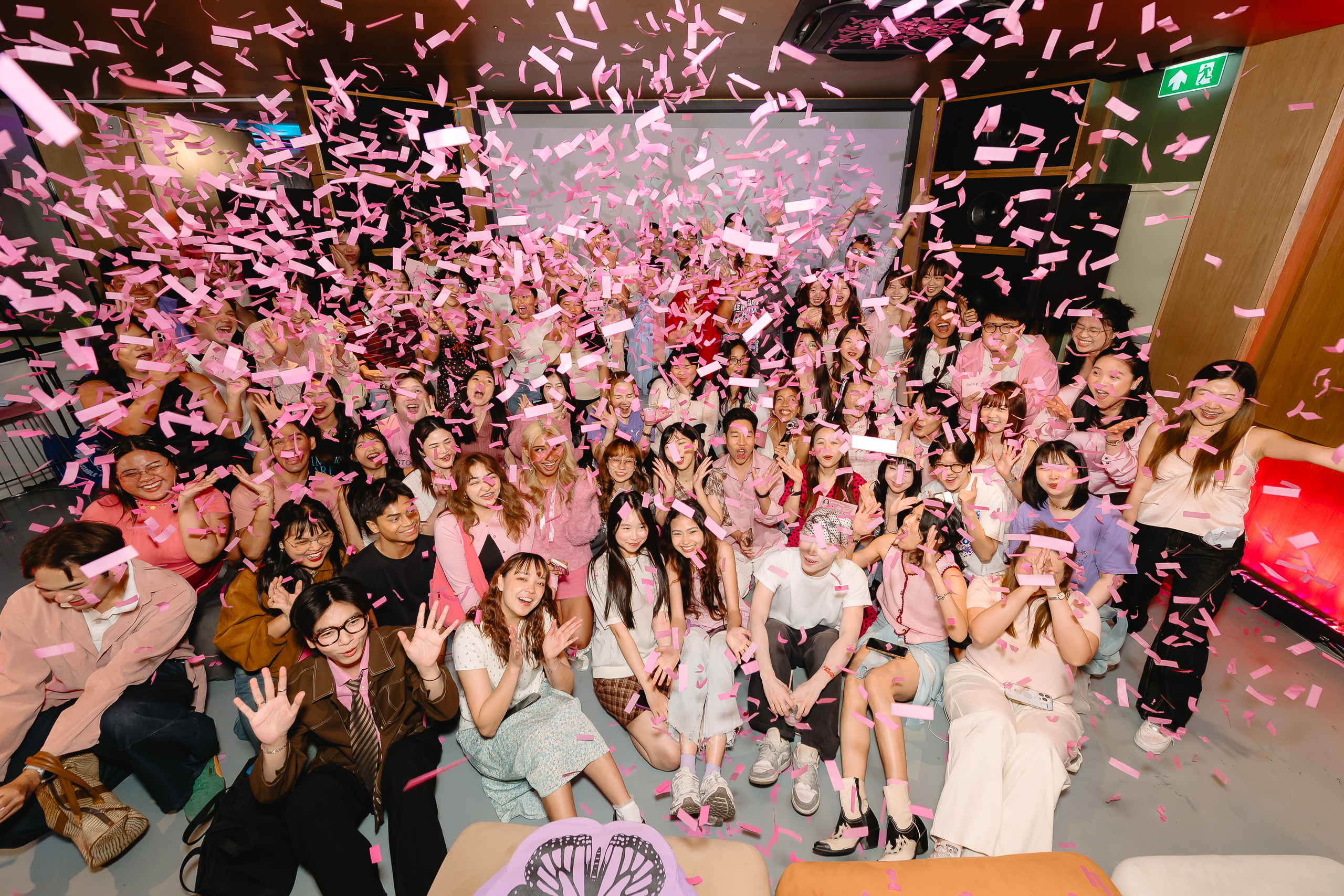 ทำถึงจนศิลปินรีโพสต์! Olivia Rodrigo drop dead karaoke อีเวนต์คาราโอเกะฉลองคัมแบ็ก แฟนไทยแข่ง-ร้องเพลงคาราโอเกะกันสนุกสุดเหวี่ยงแทบไม่วางไมค์ พร้อมฉลองต่อยาว ๆ กับ Photobooth เฟรมสุด Exclusive ที่ SUCH A SMALL WORLD วันนี้-31 ส.ค. นี้