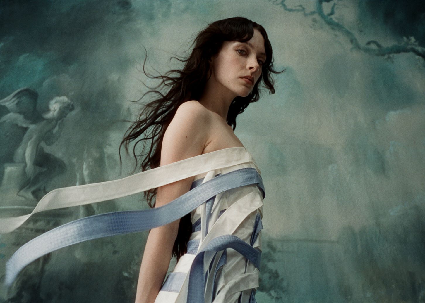 Holly Humberstone ปล่อย Cruel World อัลบั้มเต็มชุดที่ 2 พร้อมเพลงเพราะ “Beauty Pageant” ได้รับเสียงชื่นชมล้นหลามหลังขึ้นเวที Coachella 2026 ศิลปินคุณภาพน่าจับตามองในปีนี้