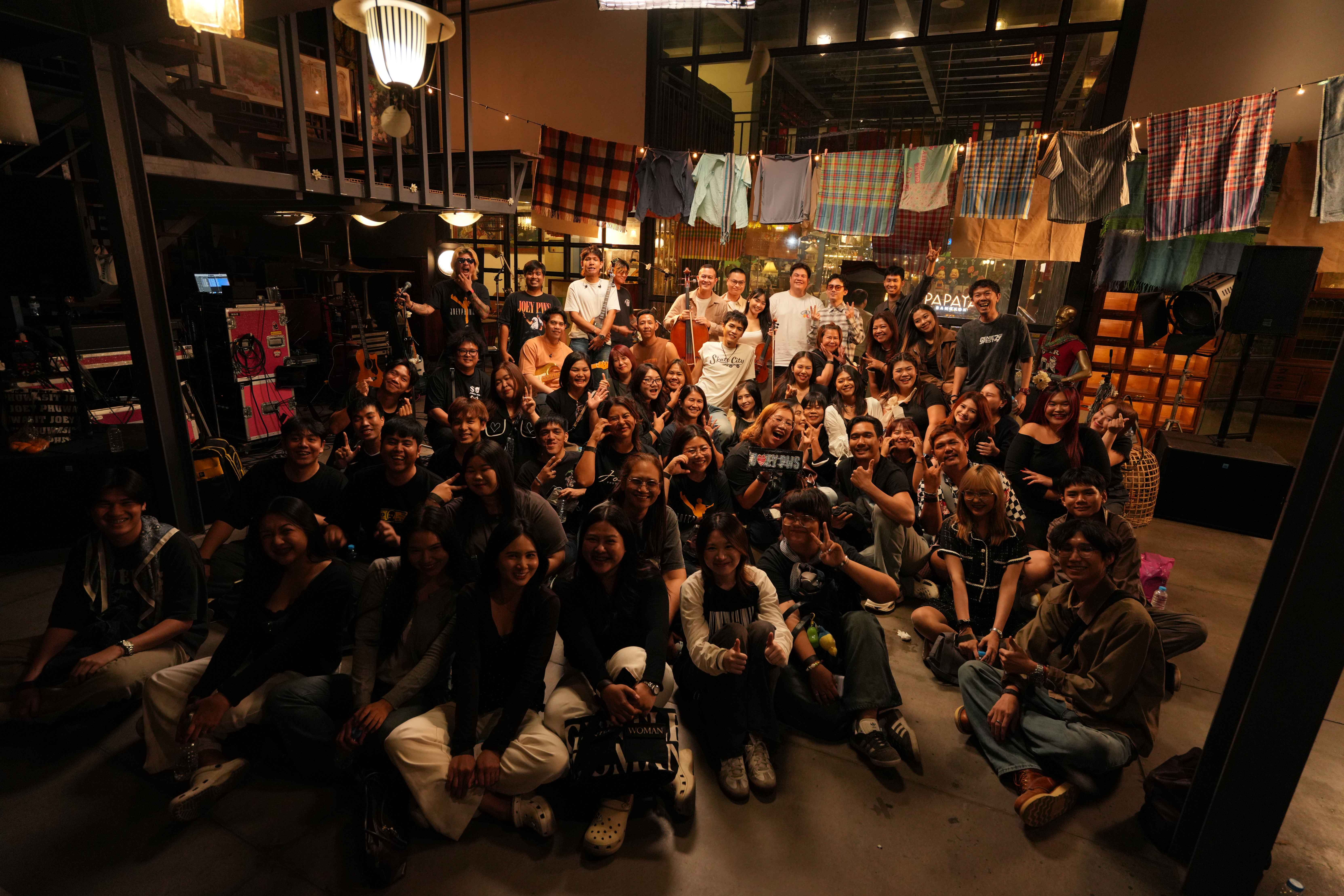 “ด้วยรักและเพลงเศร้า” Live Session พิเศษจาก โจอี้ ภูวศิษฐ์ ชวนแฟนคลับร่วมโอบกอดความเสียใจอย่างอ่อนโยน