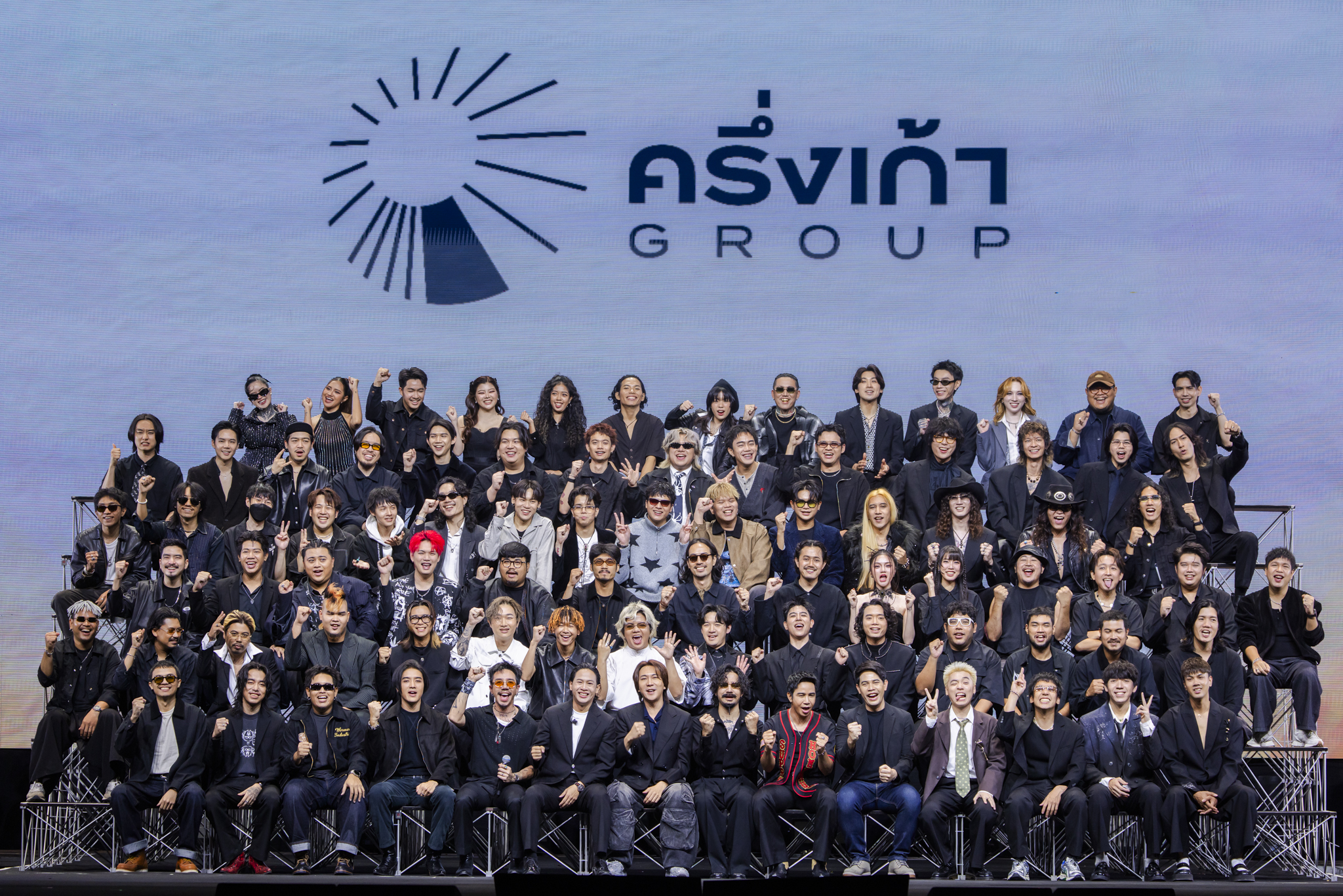 โอม ปัณฑพล แถลงข่าว “ครึ่งเก้า GROUP” เปิดตัว 4 ค่ายเพลงในเครือ BRIDGE, 9Arkkhan, MACHg และ Ennead   พร้อมฟรีคอนเสิร์ตกว่า 6 ชั่วโมงเต็ม