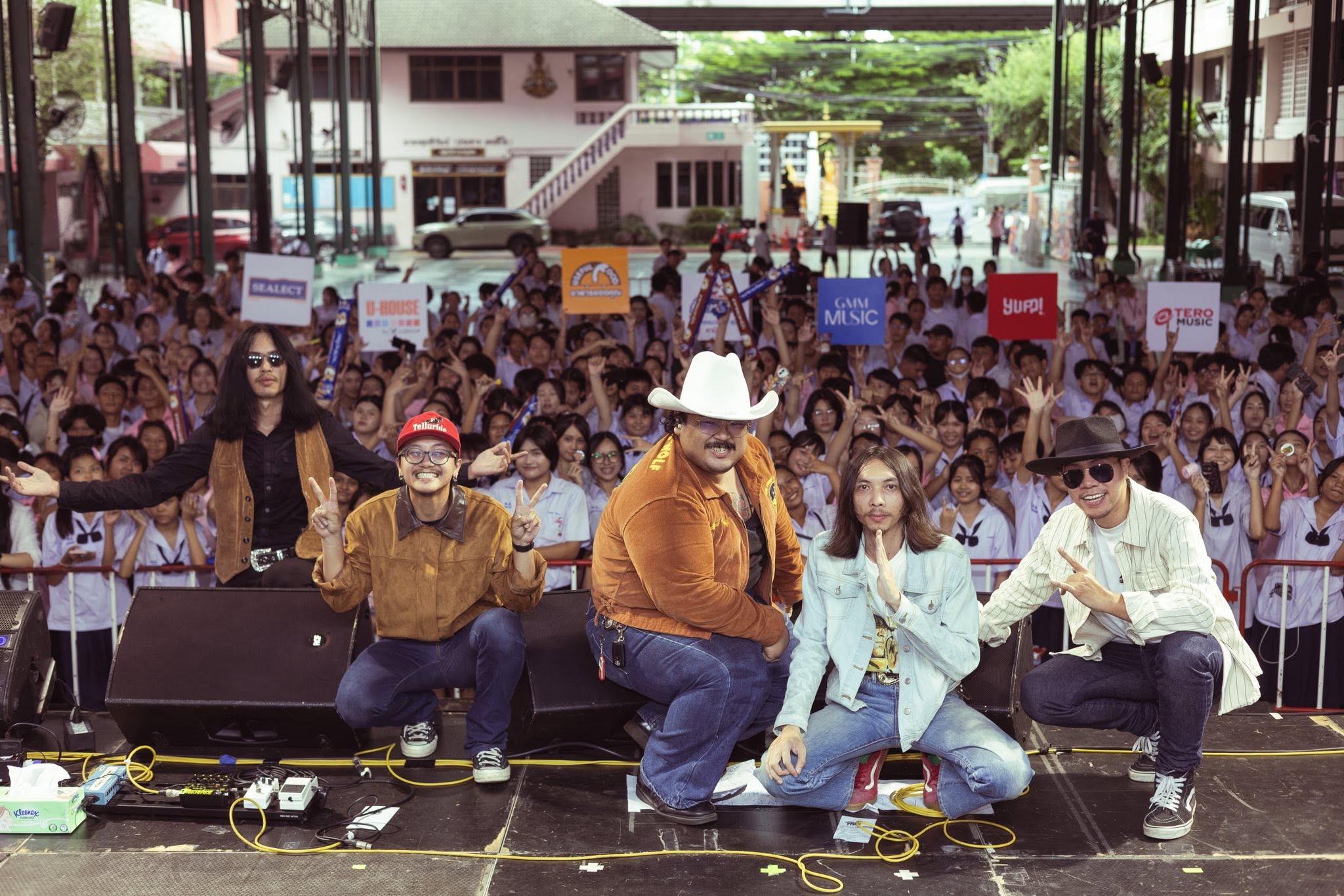 สคูลทัวร์ “คอนเสิร์ตศาสตร์ 2026” สุดมันส์!! “TIGGER-THE YOUNG WOLF-GALCHANIE” นำทีมศิลปินยึดโรงเรียนพาน้องๆ โดดยับ!
