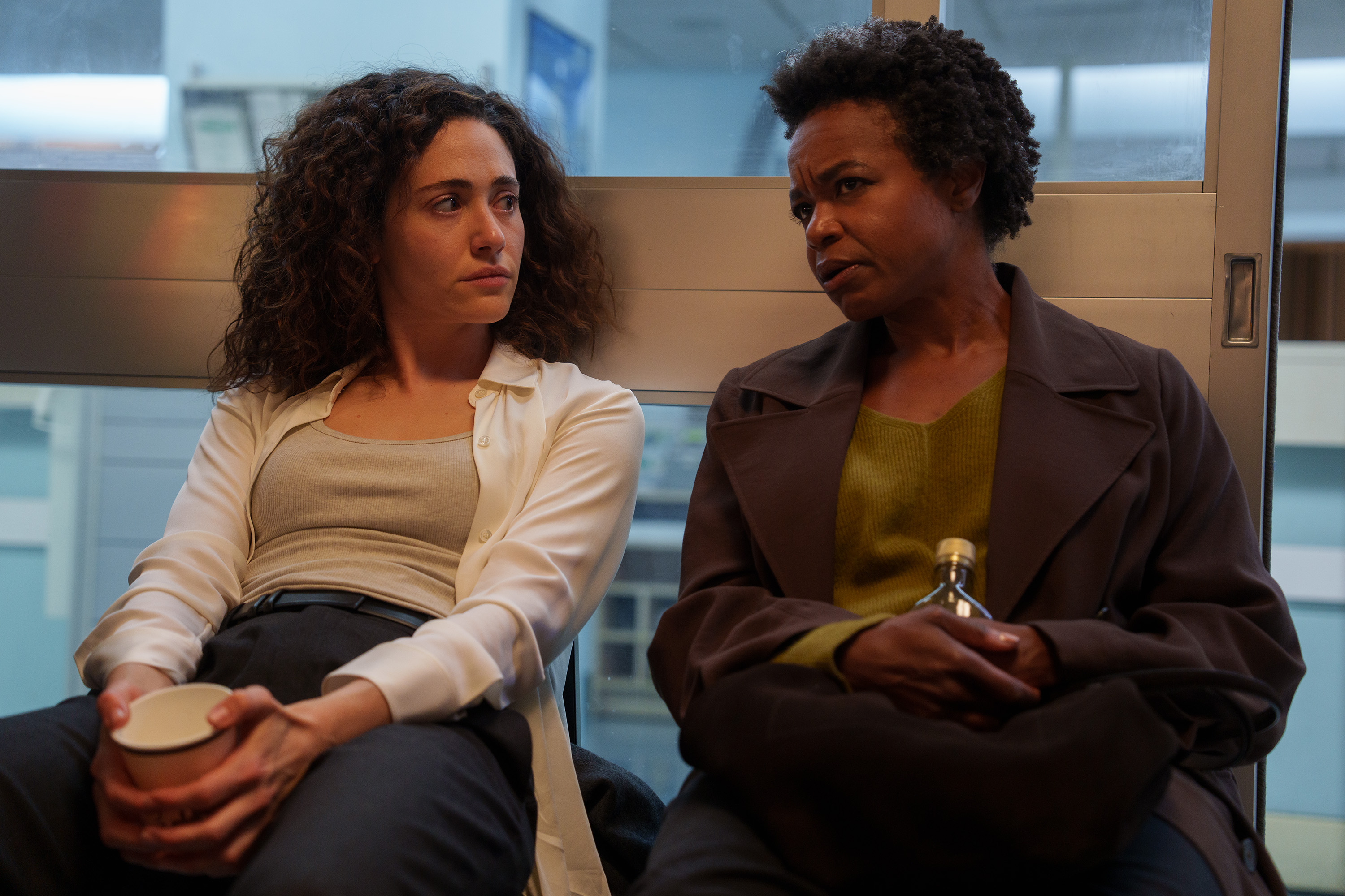 เผยภาพแรกของเรื่องราวการไล่ล่าฆาตรกรต่อเนื่องสาว จาก “FURIOUS” ซีรีส์ออริจินัลดราม่าจาก Disney+ การันตีความเข้มข้น  สตรีม 3 ตอนแรกพร้อมพากย์ไทย 27 กรกฎาคมนี้