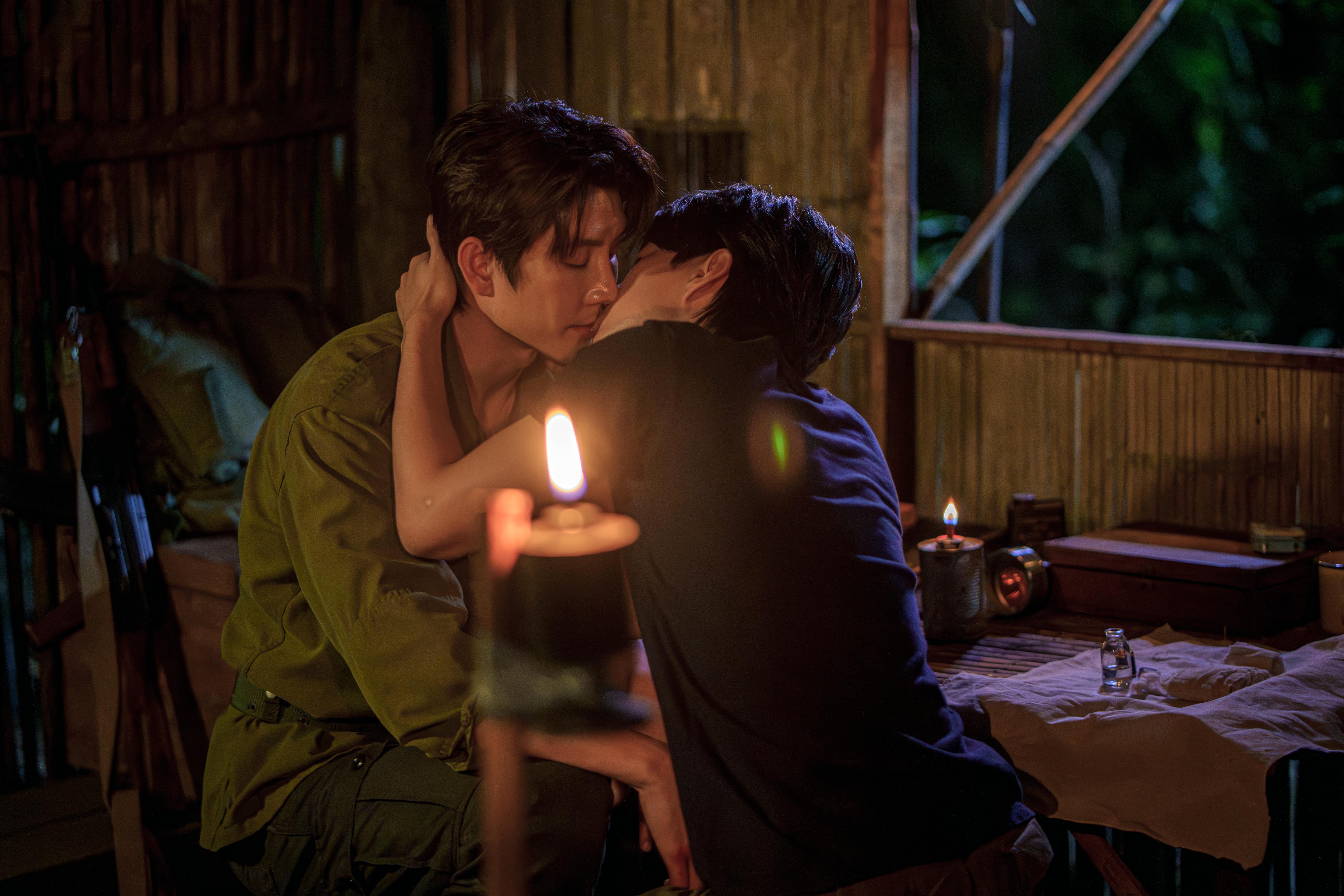 “บาส-หลงชาง” คลั่งรักไม่ไหว จุ๊บไม่พัก  “เป็นไต๋” ทำลายล้าง บุกทวงคืน!