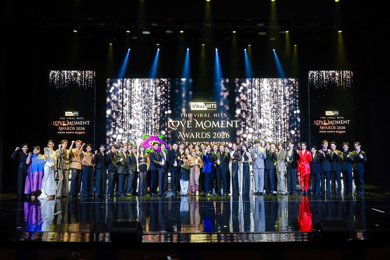 คนบันเทิงคับคั่ง “The Viral Hits Love Moment Awards 2026” จัดใหญ่ Pride Mouth สมศักดิ์ศรีเวทีรางวัลมหาชน  เฉลิมฉลองทุกความรัก ทุกโมเมนต์ และทุกพลังจากแฟนคลับ