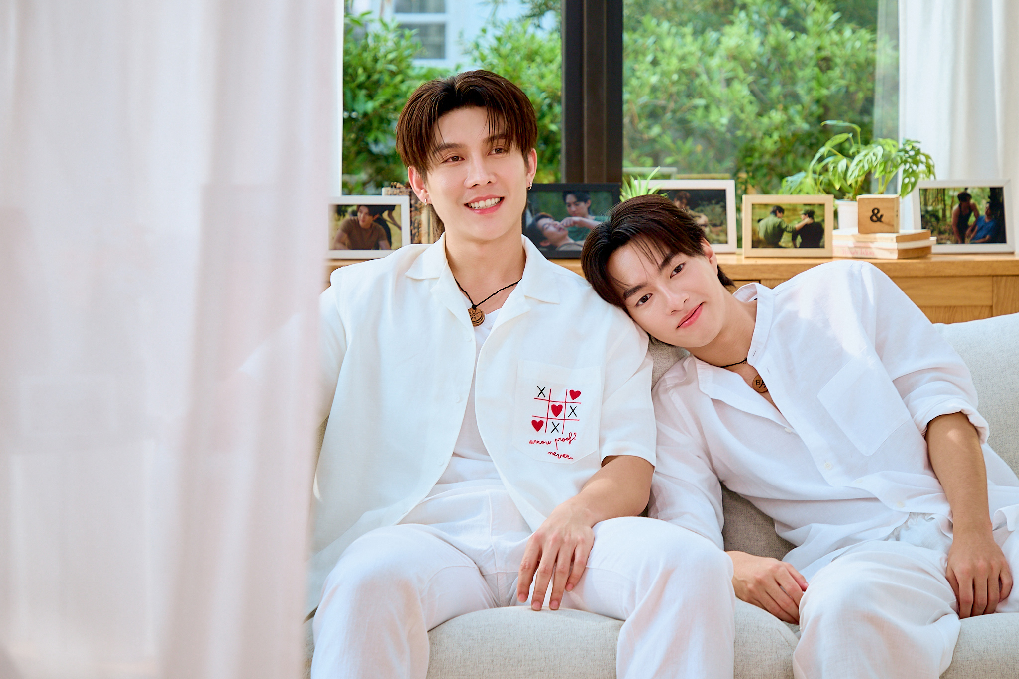 “บาส-หลงชาง“ ส่งเพลงคู่ “ขอให้เป็นเธอ” ประกอบซีรีส์ “แสงดาว แสงศรัทธา”  เพลงรัก..ที่ไม่มีคำว่ารัก แต่ลึกซึ้ง..เติมเต็มหัวใจ