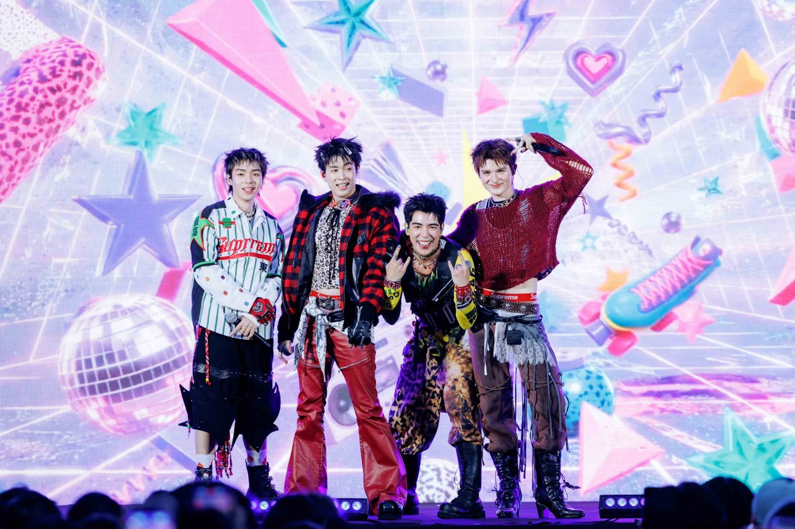“GELBOYS 2” สร้างปรากฏการณ์สยามแตก ทุกด้อมแห่ร่วมงานเปิดตัว 6 หนุ่มเจลบอย ปะทะ ตัวท๊อป T-POP พีพี กฤษฏ์ เน็กซ์ BUS อองรี PROXIE
