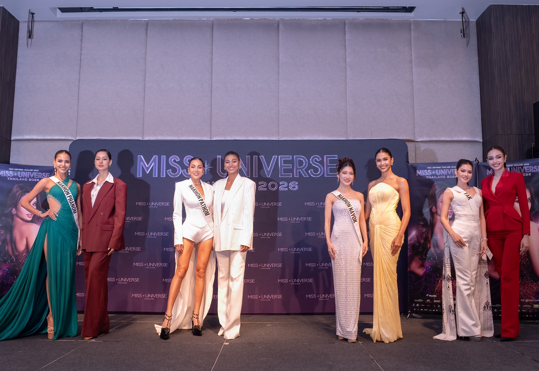 จักรวาลสะเทือน! 77 สาวงาม “MUT2026” ตบเท้ารายงานตัวเข้ากองฯวันแรก  “บอสณวัฒน์” แนะนางงามยุคใหม่ ต้องรู้จักวิธีหาแสง และความพร้อมพิชิตมง 23 สิงหาคม นี้
