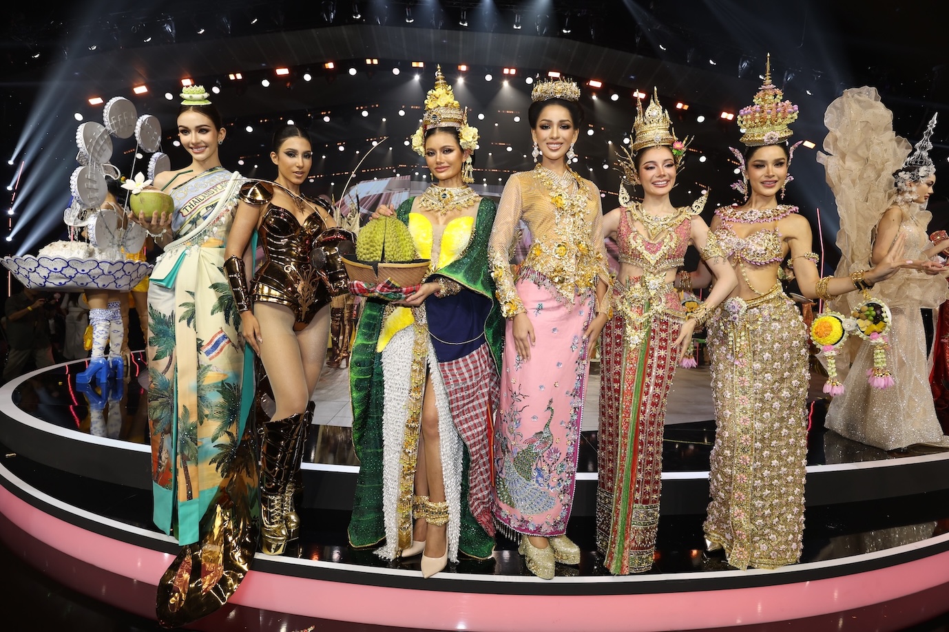 ยกสำรับไทยขึ้นเวทีจักรวาล!  77 ชุดประจำชาติ Miss Universe Thailand 2026  โชว์พลัง Soft Power อาหาร-ผลไม้ไทย สุดสร้างสรรค์