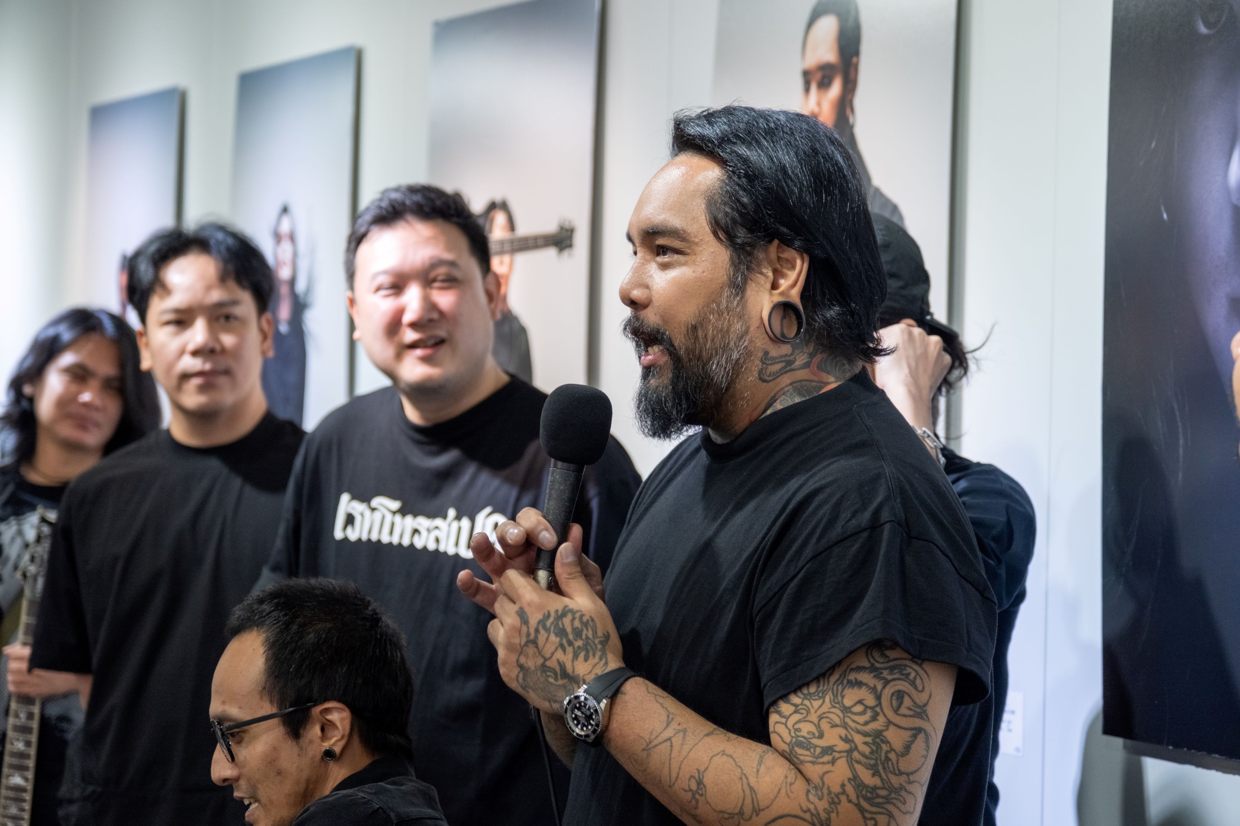 จากมือเบสสู่หลังเลนส์ “บอม Retrospect” โชว์อีกบทบาทผ่านนิทรรศการภาพถ่าย Retrospect through FUJIFILM