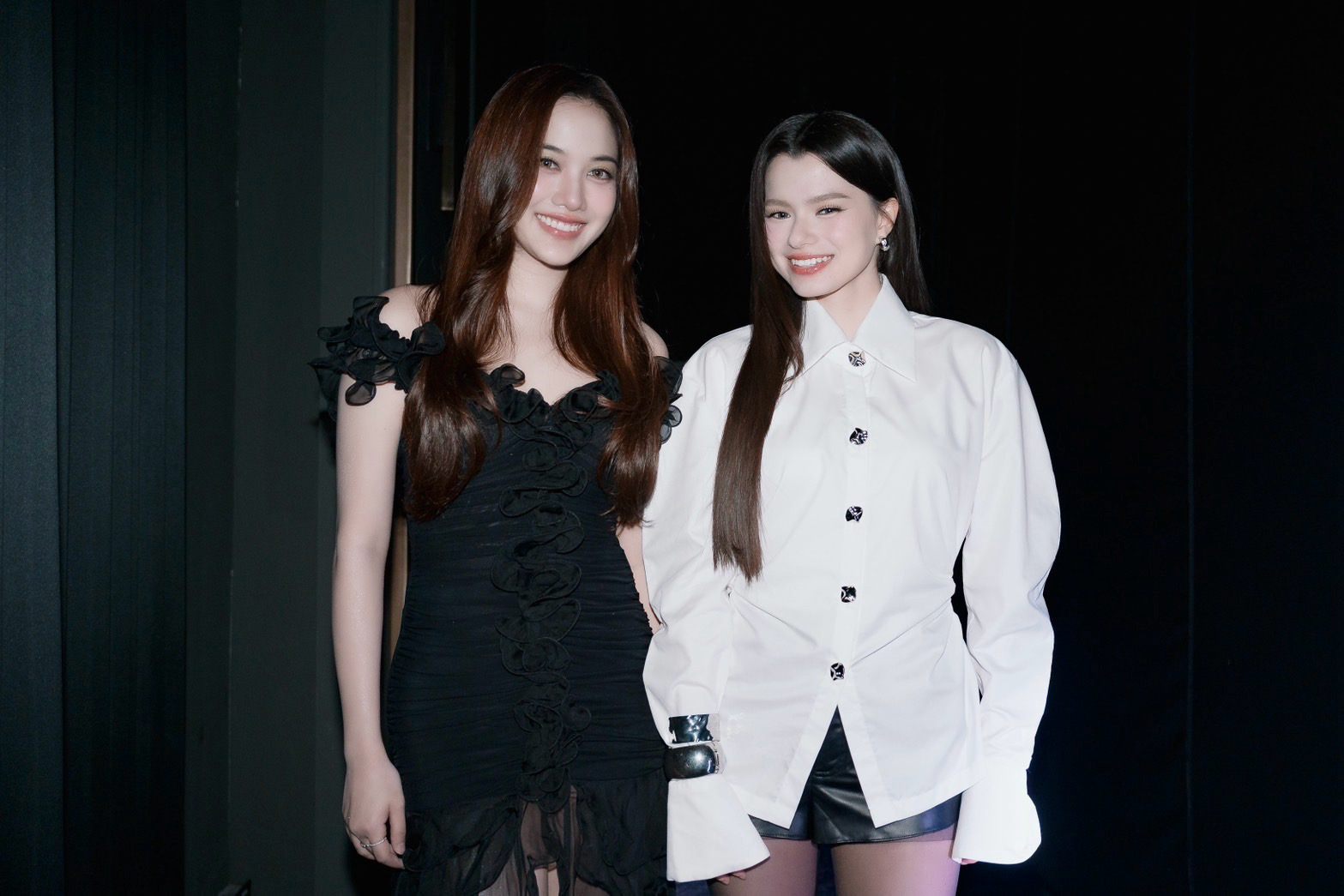 เปิดเวทีจริงครั้งแรก! 18 ผู้เข้าแข่งขัน “DUO ONE Presented by est Cola”  งัดพลังเสียงประชันต่อหน้า 4 คอมเมนต์เตเตอร์ “ดา–เอ็นโดรฟิน, ฟรีน–เบ็คกี้, มิว–ศุภศิษฏ์”  พร้อมเปิดให้แฟน ๆ ร่วมโหวตชี้ชะตาเส้นทางสู่ความฝัน