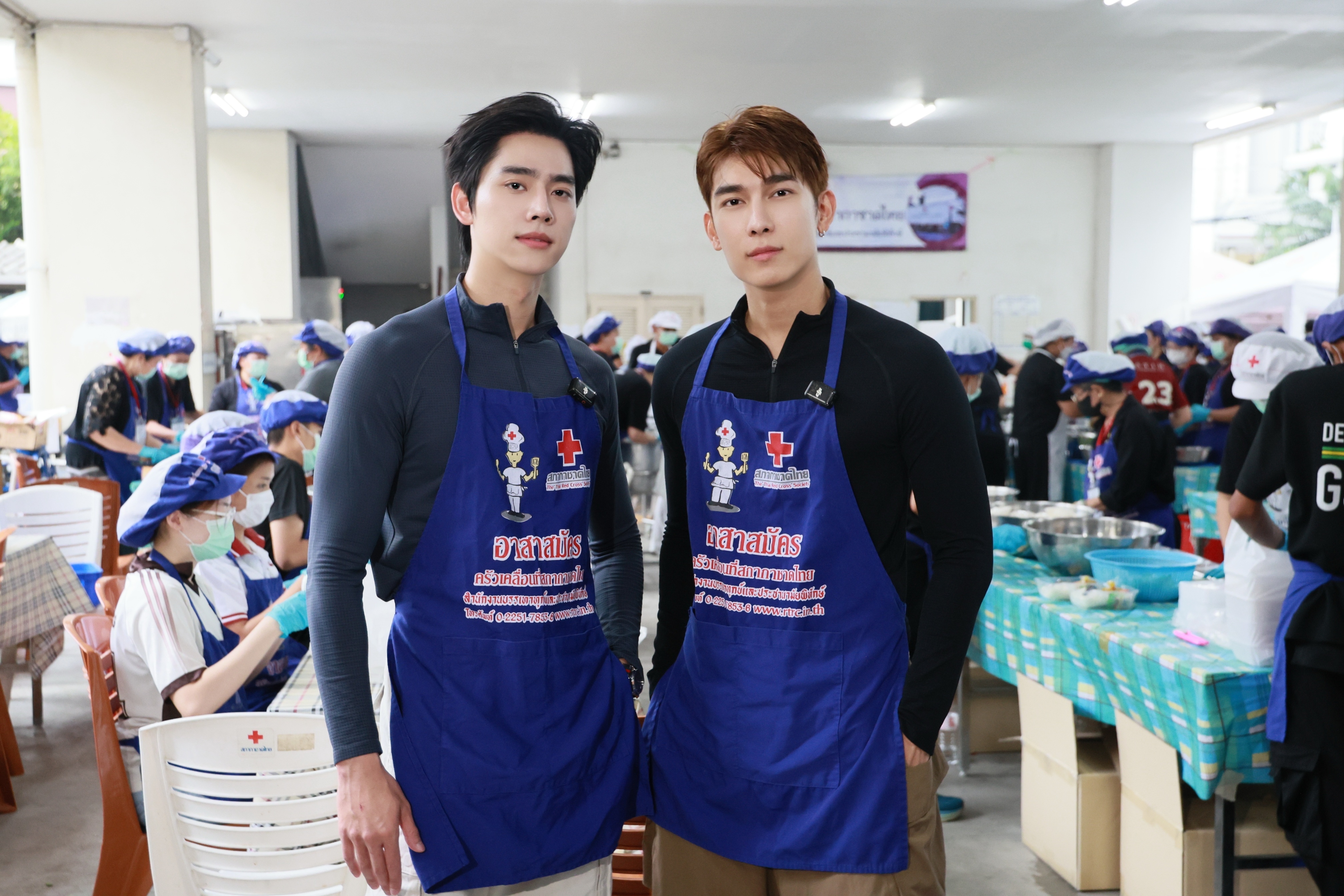 ส่งต่อความห่วงใย “มิว ศุภศิษฏ์ - ซันนี่ วรรณรัตน์” ลงมือทำอาหาร เติมกำลังใจผู้ประสบภัยน้ำท่วม