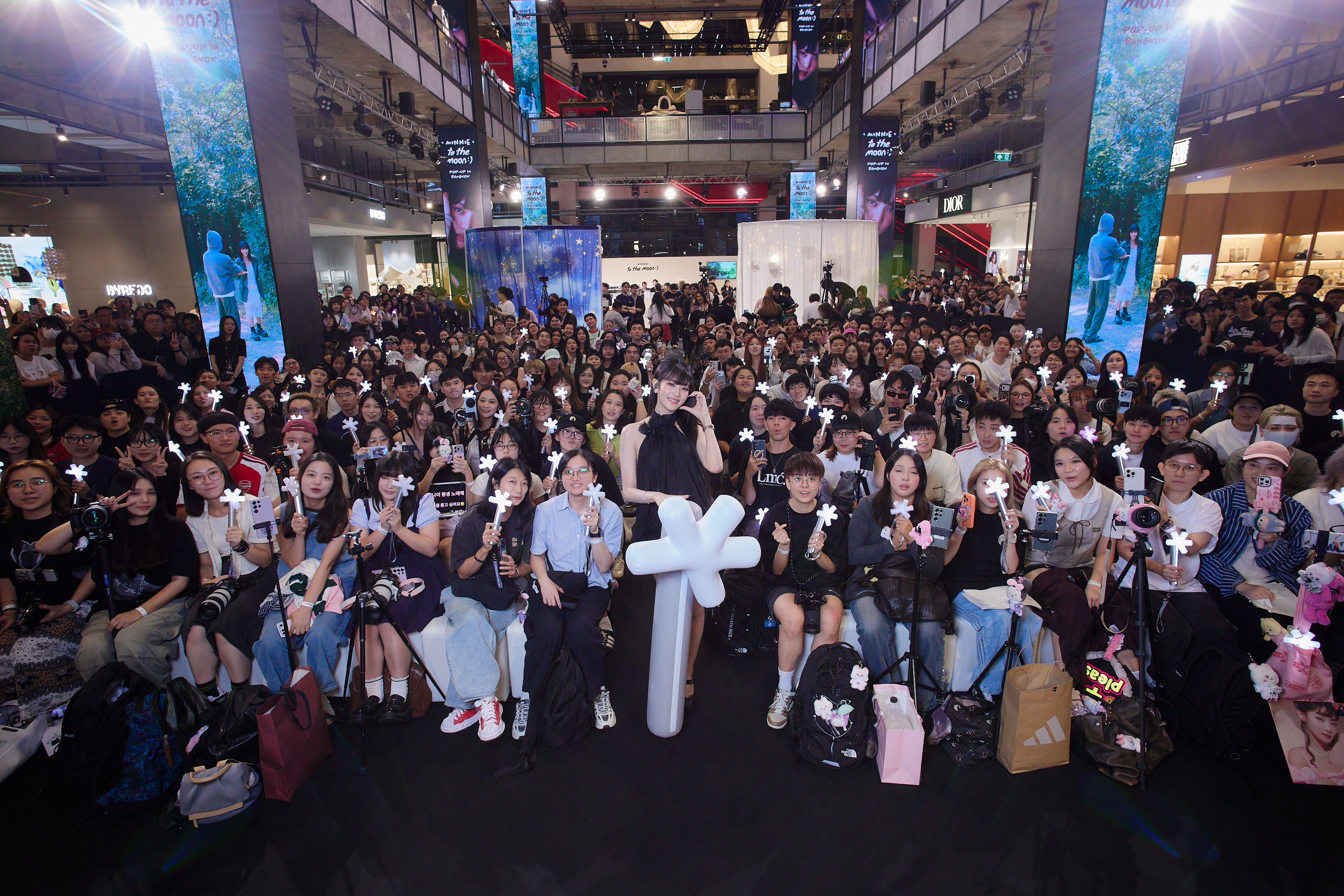 “มินนี่ (MINNIE of i-dle)” เสิร์ฟความสเปเชียลให้ NEVERLAND แบบใกล้ชิด  โชว์ Live Session เปิดตัวดิจิทัลอัลบั้มเพลงไทย หูเคลือบทองทั้งงาน!!
