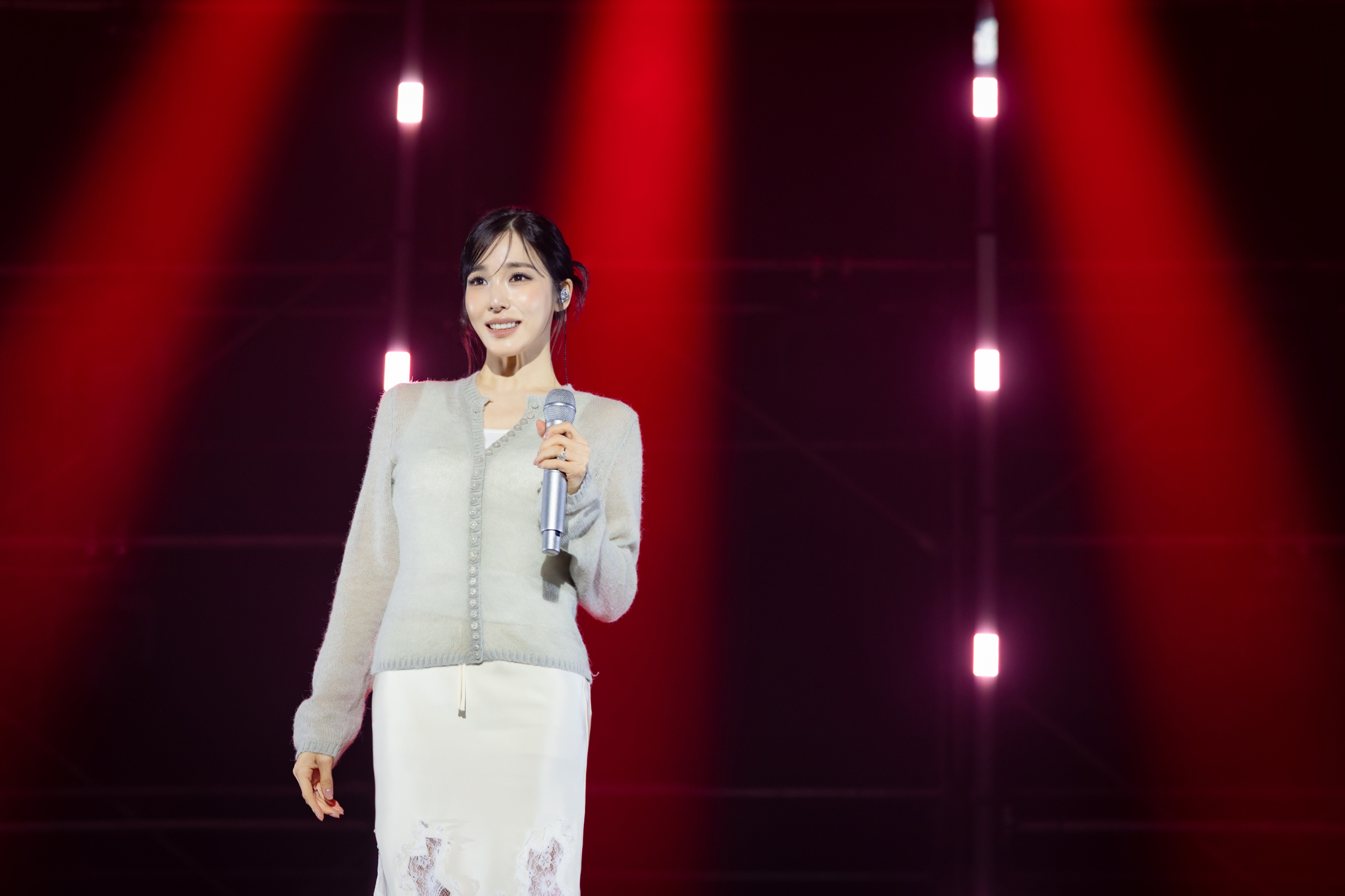 “ทิฟฟานี ยัง” โชว์เสน่ห์ควีนโวคอล! สะกดใจแฟนคลับไทย  เติมเต็มค่ำคืนแห่งความสุข ในคอนเสิร์ตเดี่ยว   “Edge of Calm Tour in Bangkok”