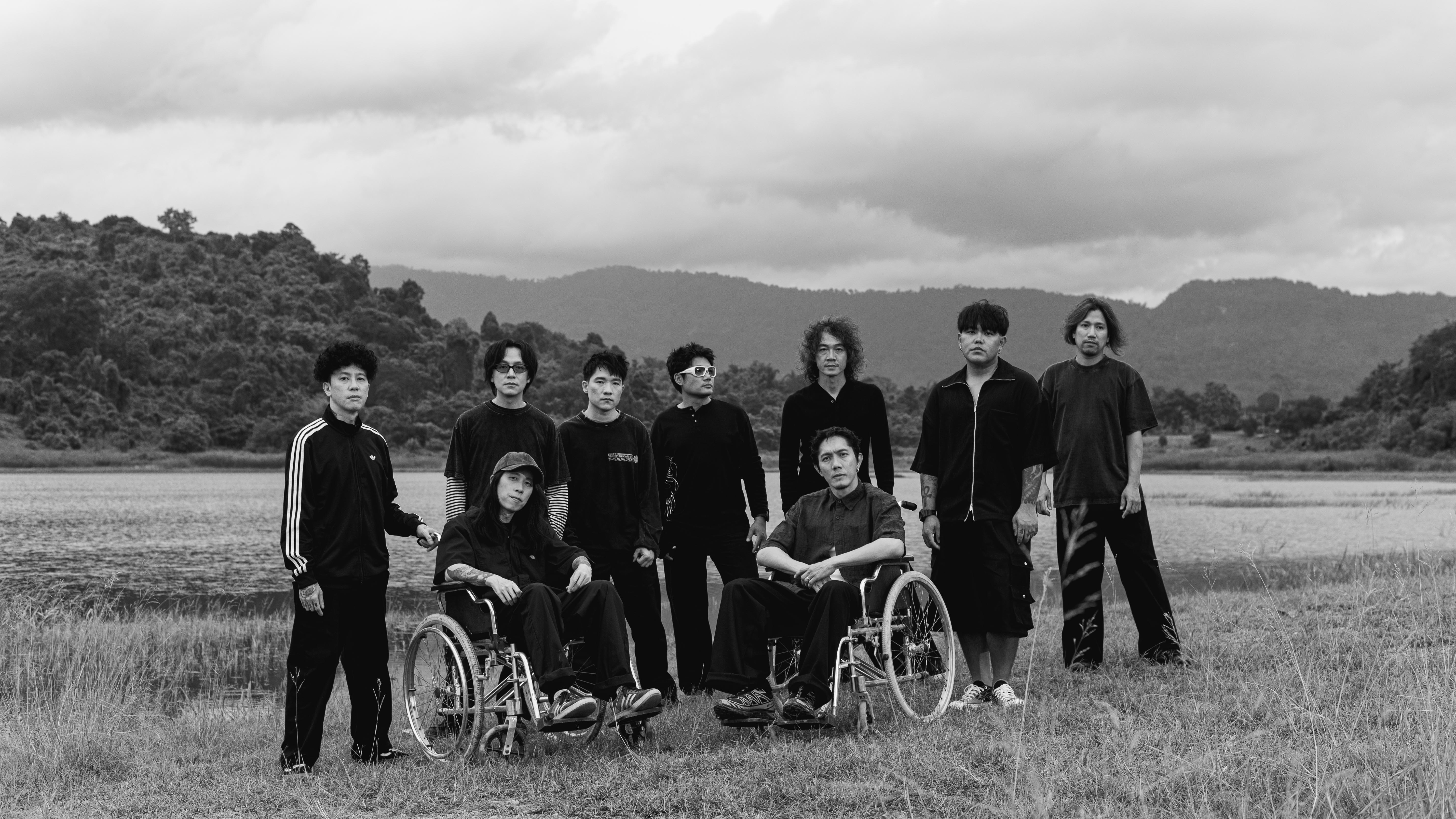 POTATO x Sweet Mullet แท็กทีมร็อกเดือด! ถ่ายทอด “จุดดำในชีวิต” ผ่านเพลง “BLACK DOT” จากอัลบั้มใหม่