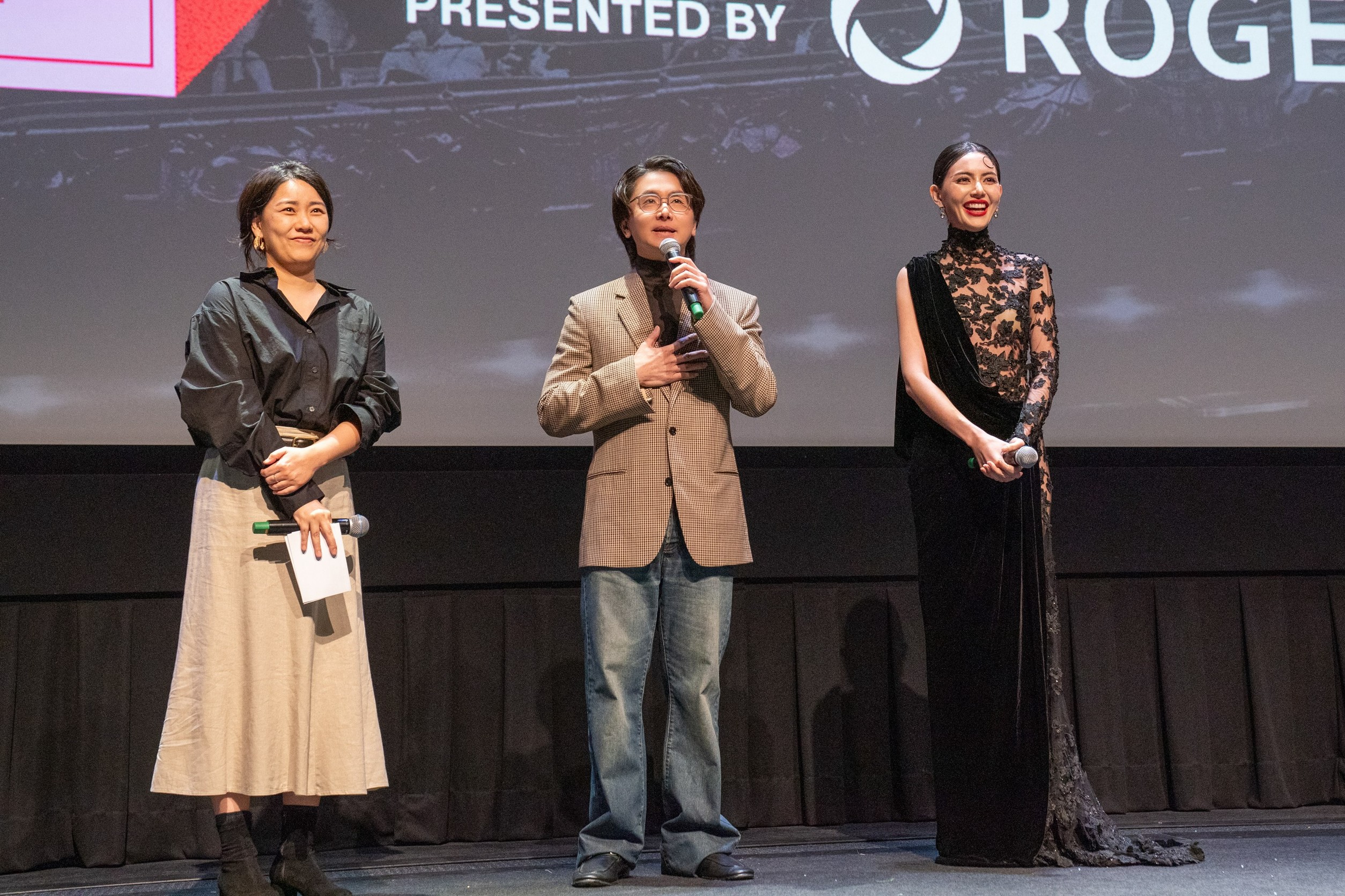 ‘คุณยายวรนาฏ’ (INHERIT) กวาดฟีดแบ็กกระหึ่ม คายตะขาบสะเทือนเวทีโลก!  เปิดฉายรอบปฐมทัศน์   ณ เทศกาลภาพยนตร์นานาชาติโตรอนโต ครั้งที่ 51 ประเทศแคนาดา