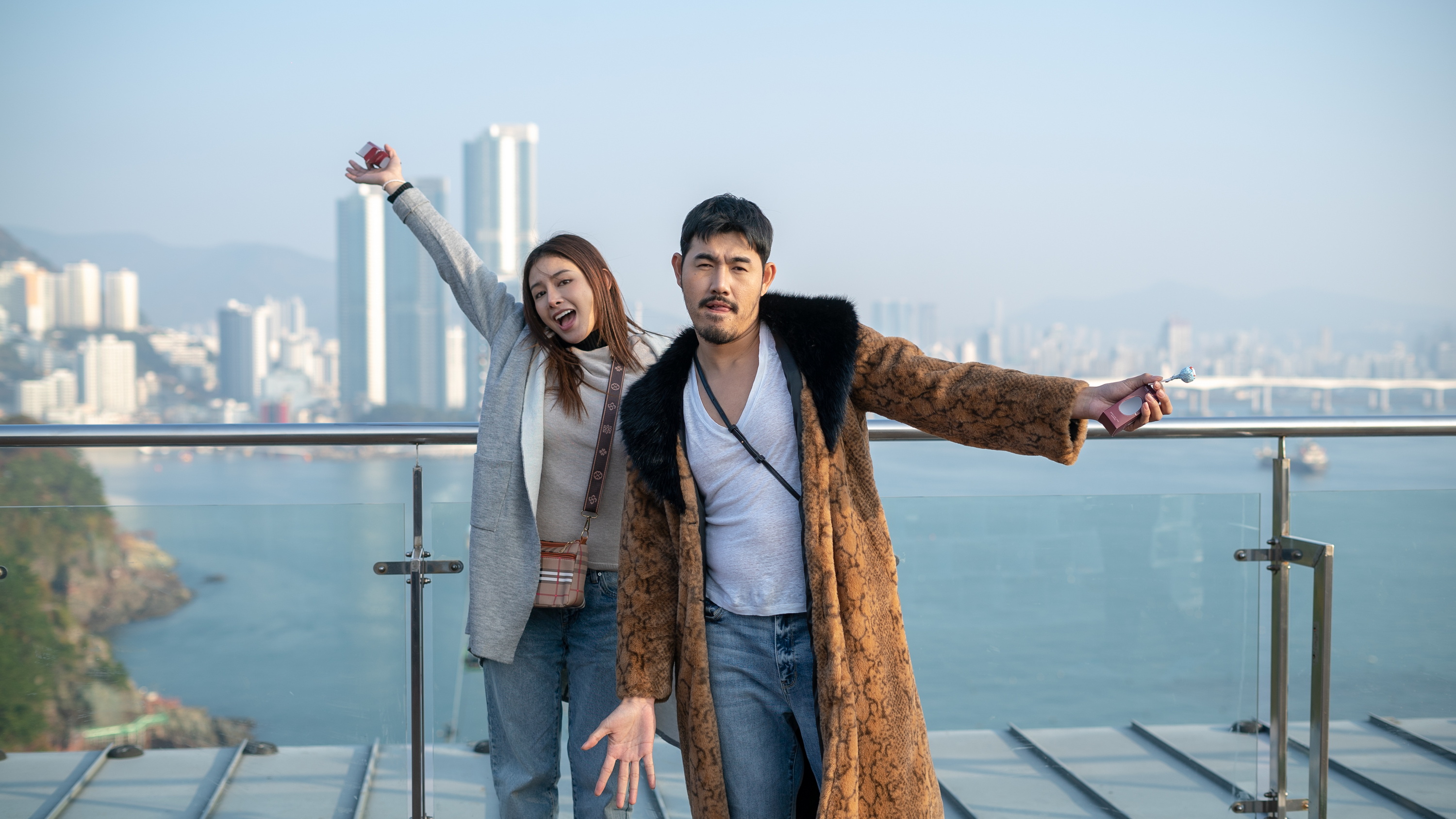 “อีแหล่ แอรี่ เกาหลี โอปป้า” หนังโอบกอดหัวใจคนทำงานไกลบ้าน  “อี๊ด โปงลางสะออน” ทุ่มเวลา 2 ปี ปั้นหนังเรื่องแรกในชีวิต